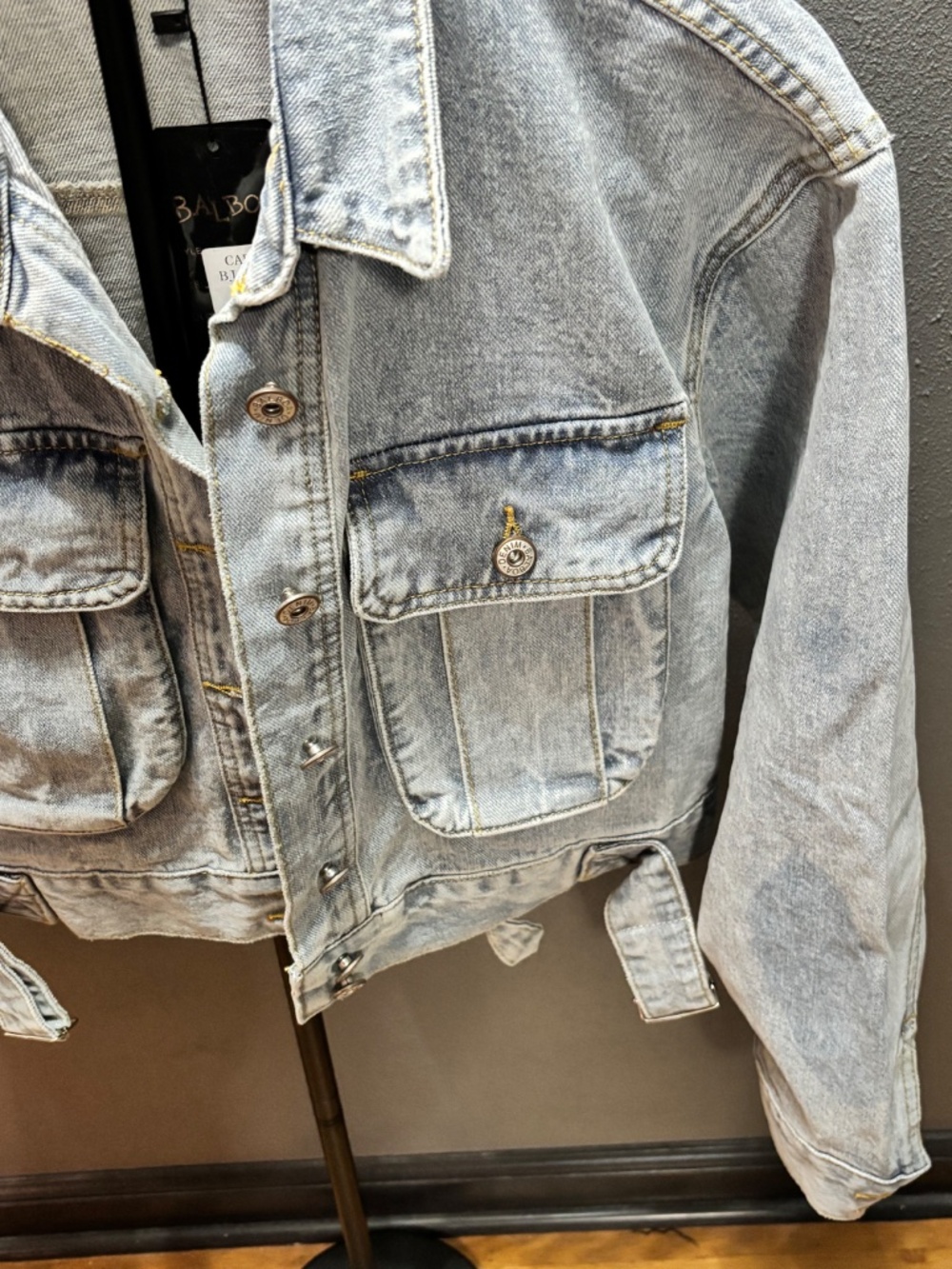 BALBOA "Carla" Light Denim Cropped Blue Jean Jacket Women's Size Large - Picture 3 of 12